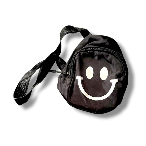• Smiley Face Mini Bag • - Picture 1 of 8